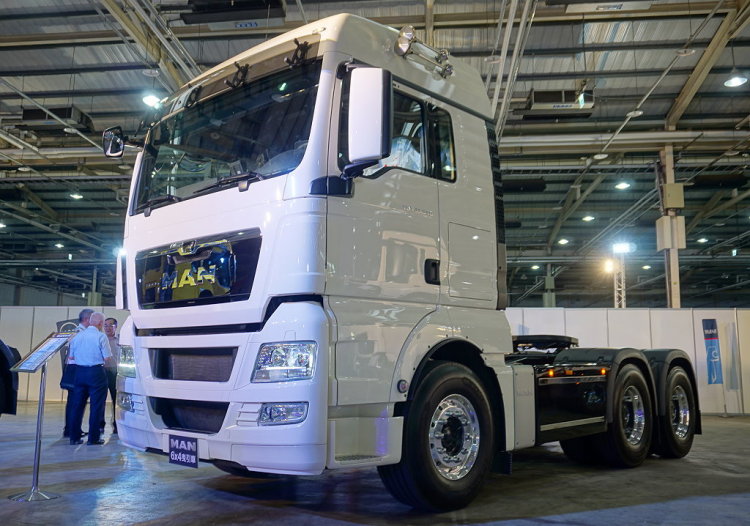 man truck bus新总代理德曼汽车举行代理授权与新车展示!